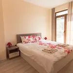 Domus Old Town With Garage شقة