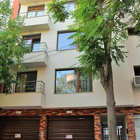 Domus Old Town Apartment