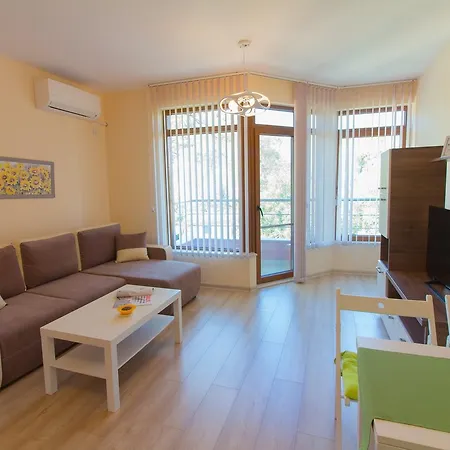 Domus Old Town With Garage Apartmán